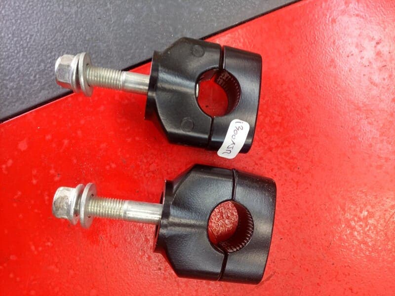 Pontets de guidon Yamaha 1200 1300 XJR — photo 1/1