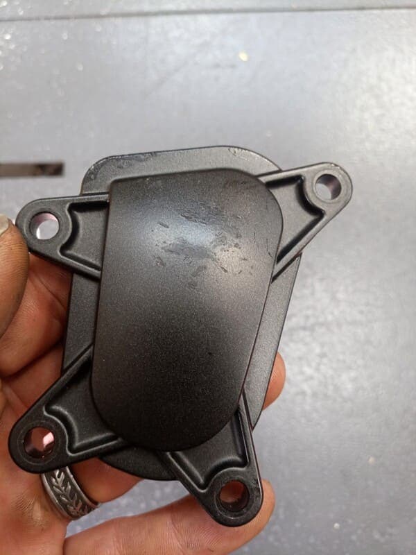 Carter couvercle d’allumage 14B1574310100 Yamaha 1000 YZF R1 09-14 — photo 1/2