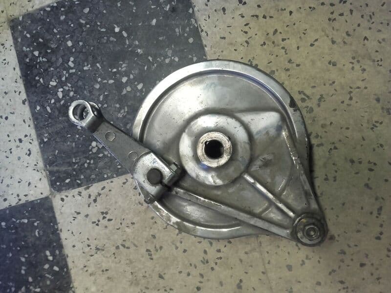 Flasque de frein arrière tambour Honda 250 CMX Rebel — photo 1/2