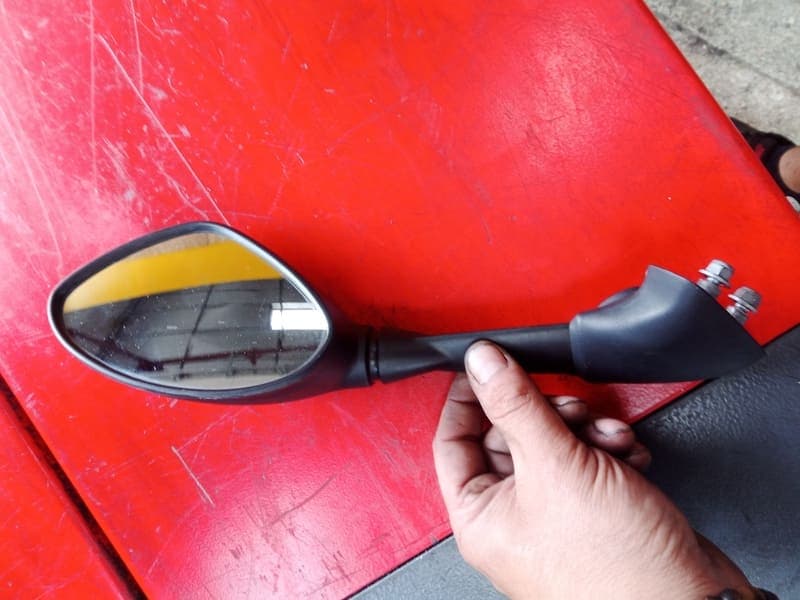 rétroviseur droit BMW S1000RR 09-14 — photo 1/3