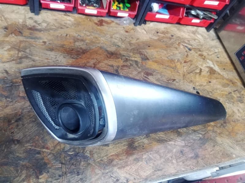cache protection de silencieux échappement droit Suzuki 1300 1340 GSX Bking B-King 07-11 — photo 1/3