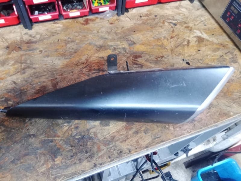 cache protection de silencieux échappement gauche Suzuki 1300 1340 GSX Bking B-King 07-11 — photo 1/3
