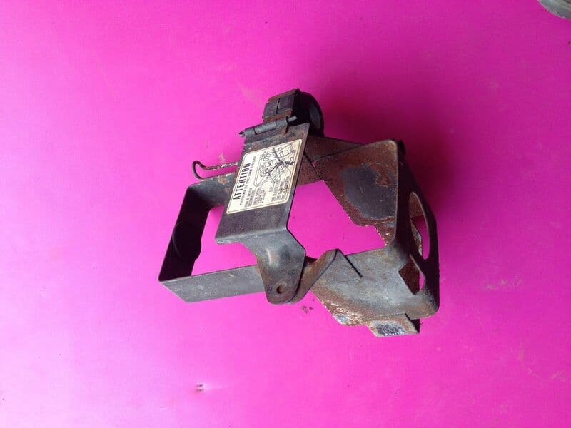 Bac à batterie Honda 400 CB N — photo 1/2