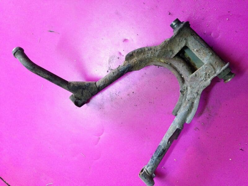 béquille centrale Honda 400 CB N — photo 1/1