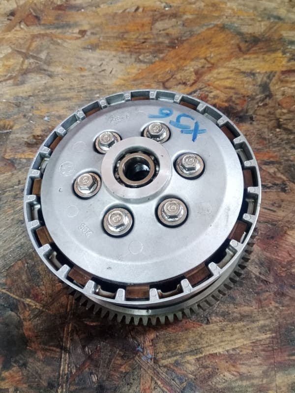 Embrayage complet Yamaha 600 XJ6 — photo 1/3