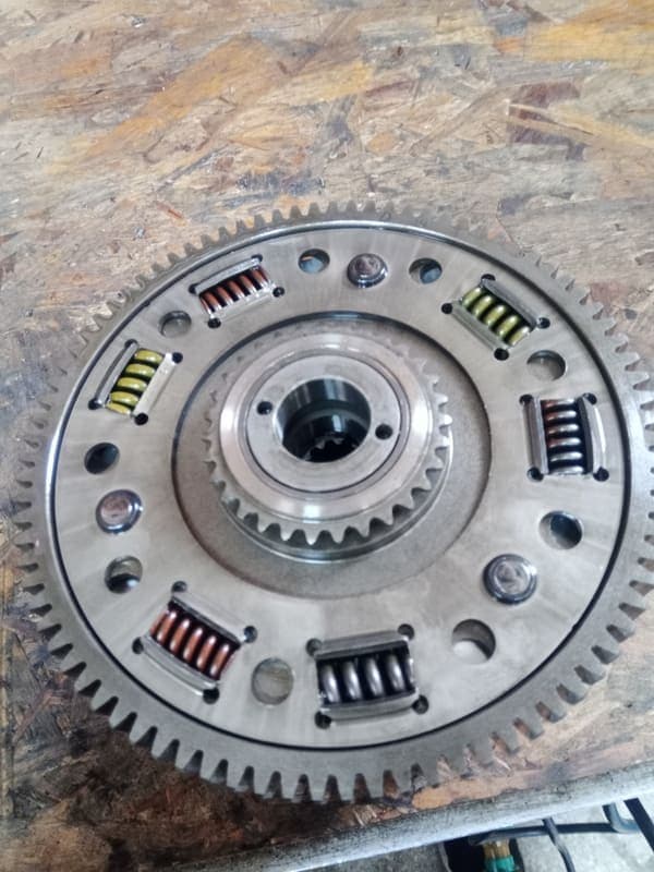 Embrayage complet Yamaha 600 XJ6 — photo 3/3