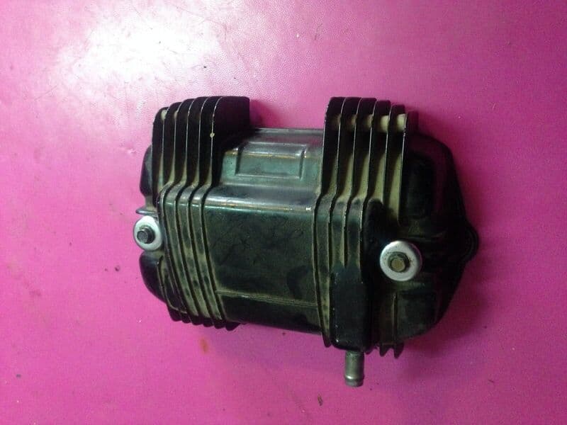 Cache culbuteurs Honda 400 CB N — photo 1/1