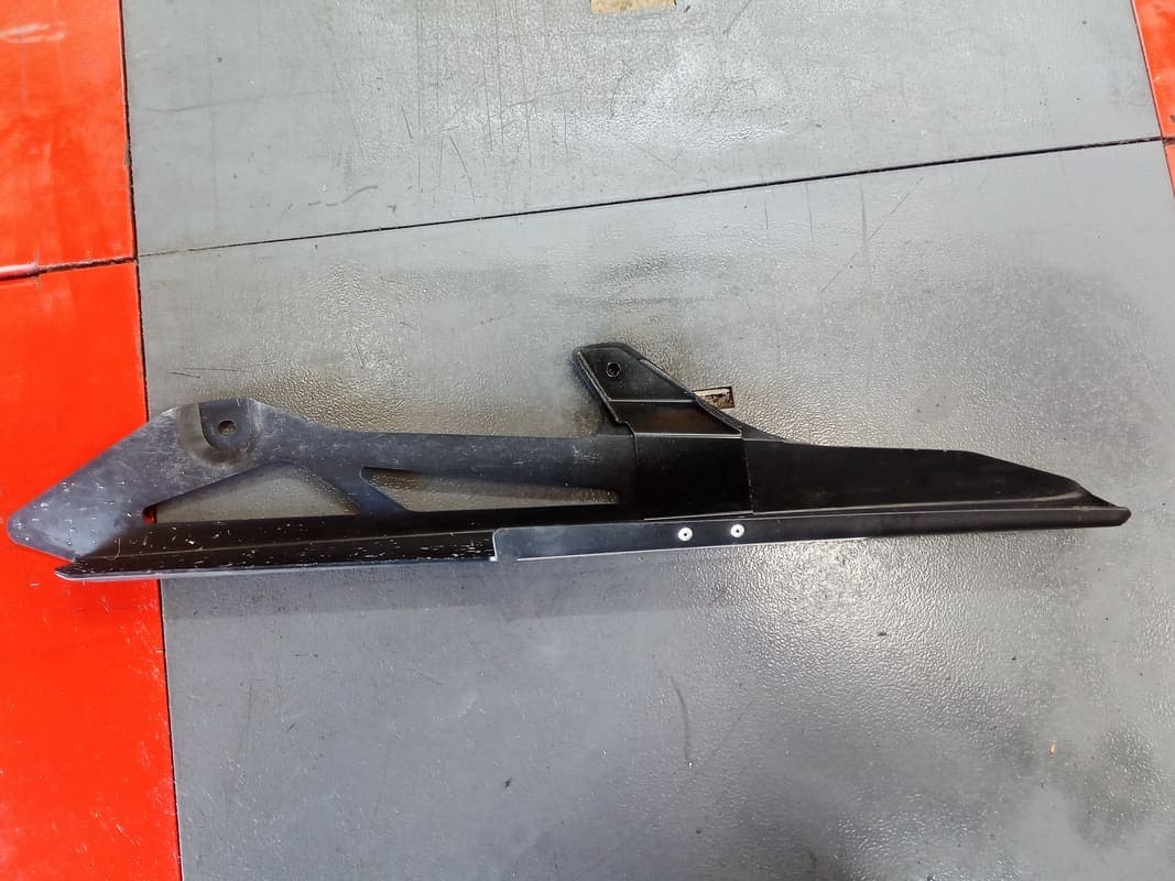 Protège chaine Suzuki 650 GSF Bandit 07-09 — photo 2/2