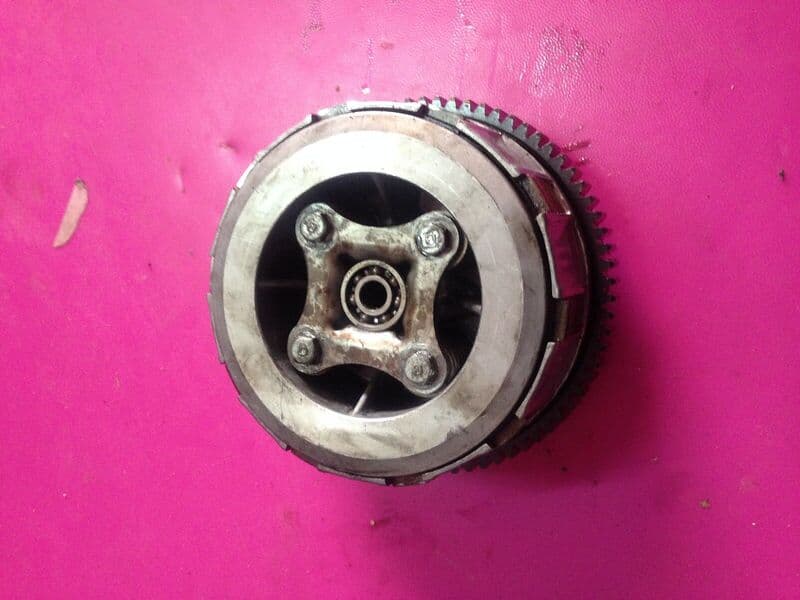 Embrayage complet Honda 400 CB N — photo 1/3