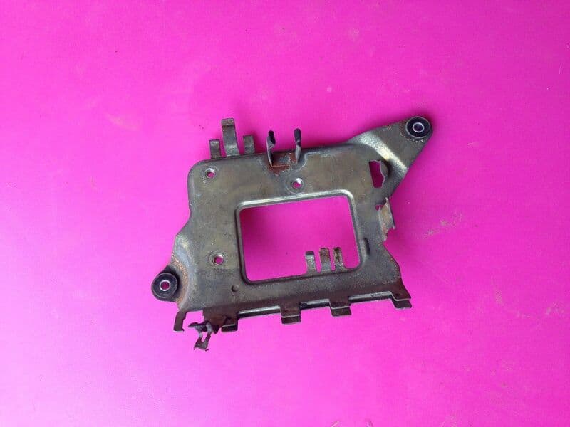 Platine support de relais Honda 400 CB N — photo 1/1