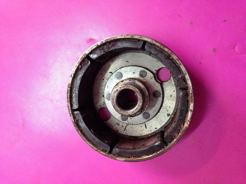 Rotor d’allumage Honda 400 CB N — photo 1/2