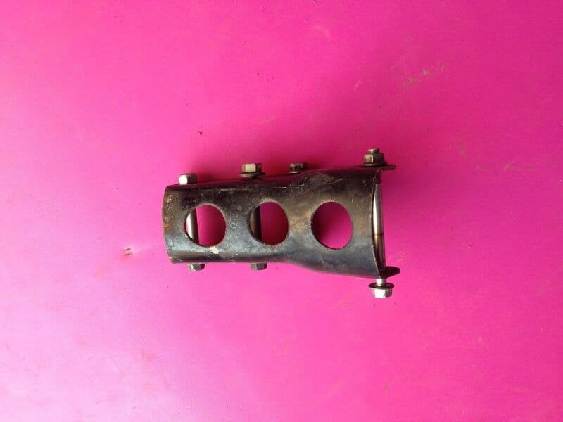 Support moteur Honda 400 CB N — photo 1/2