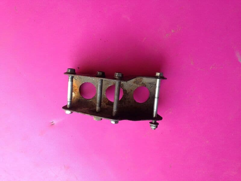 Support moteur Honda 400 CB N — photo 2/2