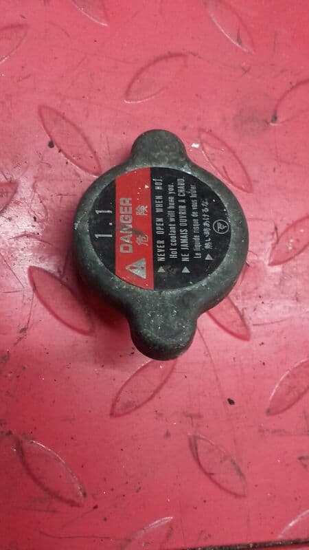 Bouchon de radiateur d’eau Honda 500 CB — photo 1/1