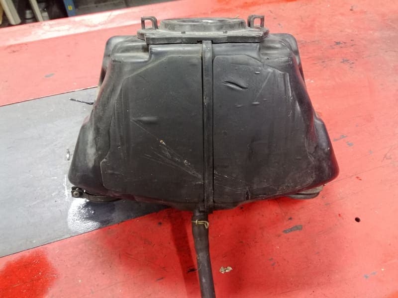 Boite a filtre à air Suzuki 750 GSXF gr78a — photo 2/3