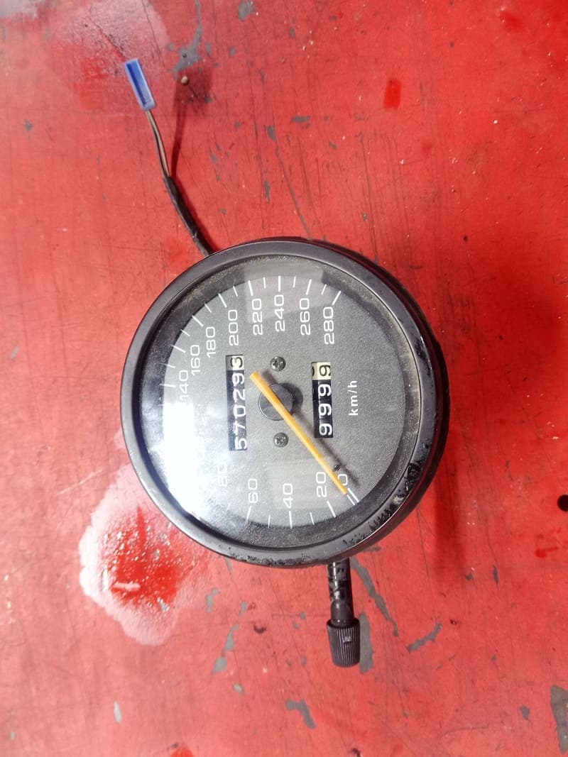 compteur de vitesse Suzuki 750 GSXF gr78a — photo 1/2