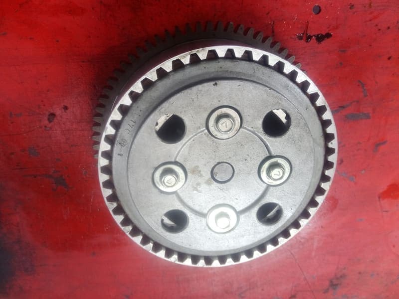 embrayage complet (cloche, disques,….) Suzuki 750 GSXF gr78a — photo 1/2