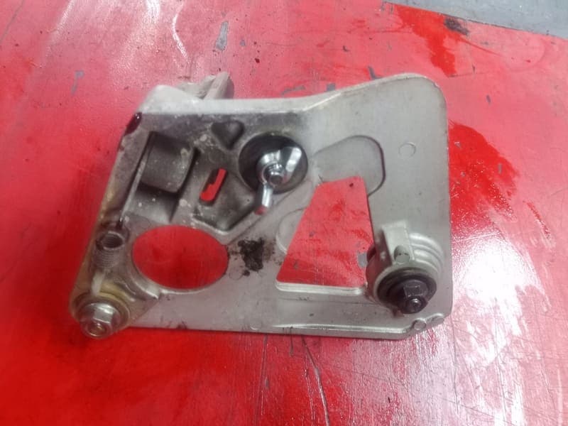 Platine de cale pied avant droite Suzuki 750 GSXF gr78a — photo 2/3