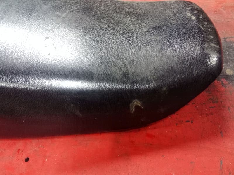 selle Suzuki 750 GSXF gr78a — photo 3/3