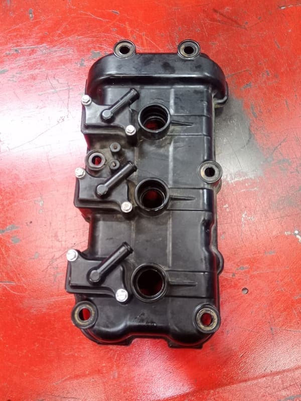 cache culbuteurs, couvre culasse Triumph 1050 Speed triple 2015 — photo 1/2