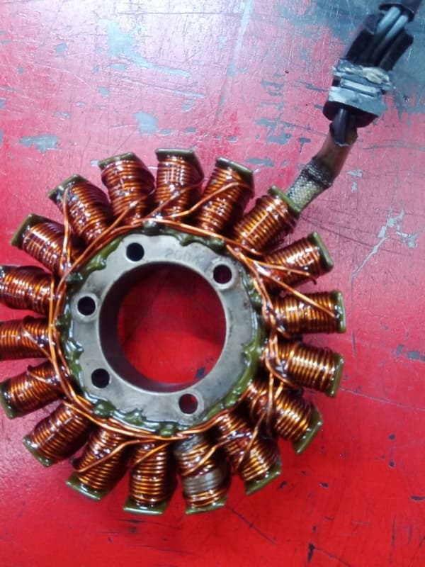 stator d’allumage Triumph 1050 Speed triple 2015 — photo 2/2