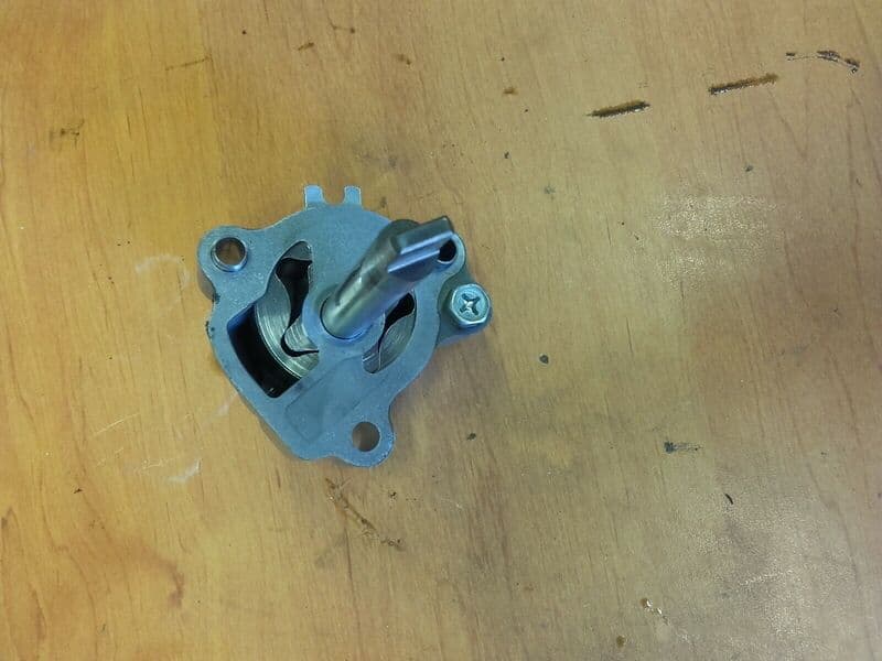 Pompe à huile Honda 600 CBR FS pc35 — photo 3/3
