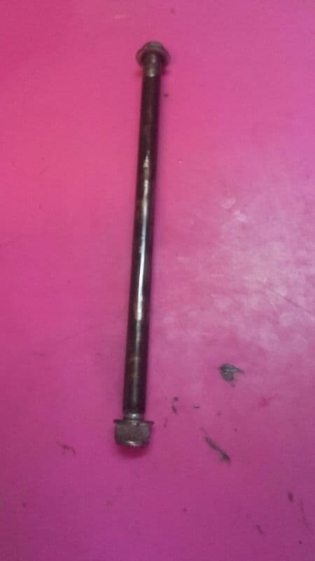 Axe de bras oscillant Honda 600 CBR F pc19 — photo 1/1