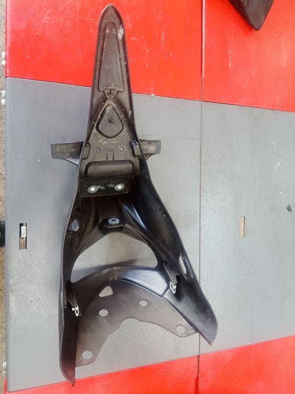 support de plaque et de feu arrière Bavette Suzuki 650 SFV Gladius — photo 2/2