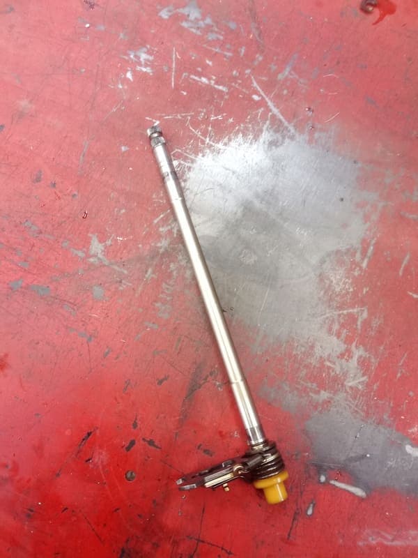 Axe de sélecteur Aprilia 1000 RSV4 09-14 — photo 1/3