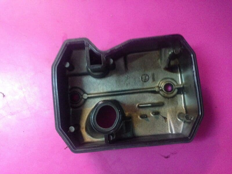 Couvre culasse cache culbuteur Honda 650 NTV Revere rc33 — photo 2/2