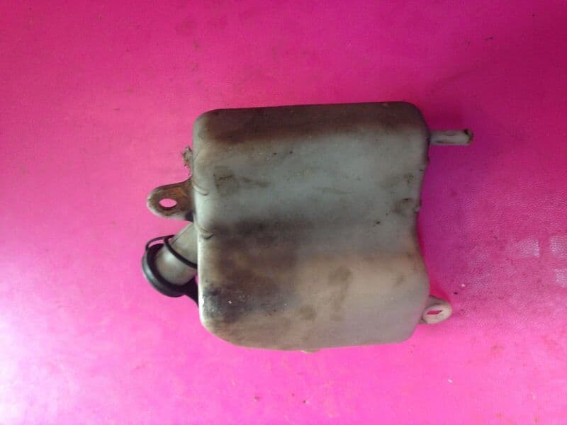 Vase d’expansion Honda 650 NTV Revere rc33 — photo 1/1