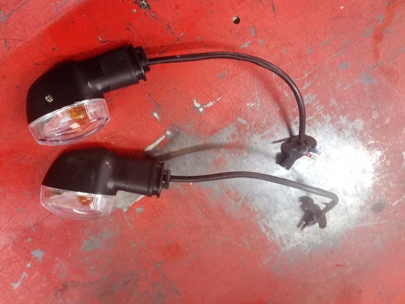 clignotants avant Yamaha MT09 MT-09 — photo 2/2