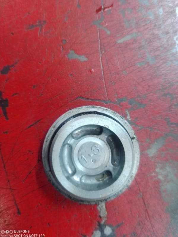 Vis bouchon central de carter de vilebrequin Suzuki 600 GSXR K4 K5 — photo 2/2
