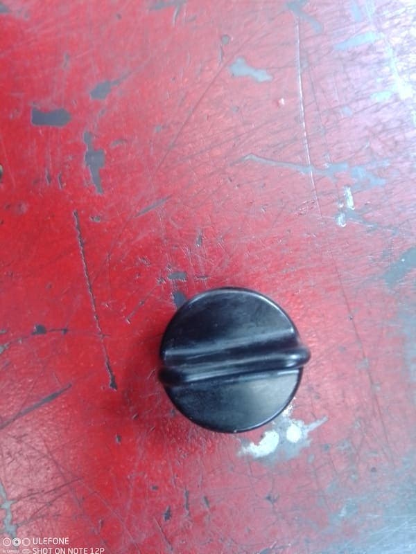 bouchon de remplissage de carter d’huile Suzuki 600 GSXR K4 K5 — photo 1/1