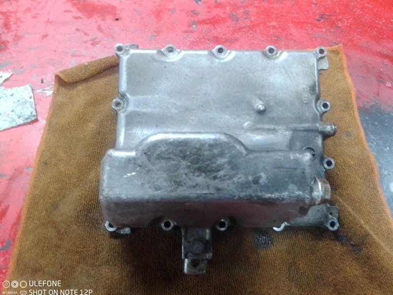 carter de vidange Suzuki 600 GSXR K4 K5 — photo 1/2