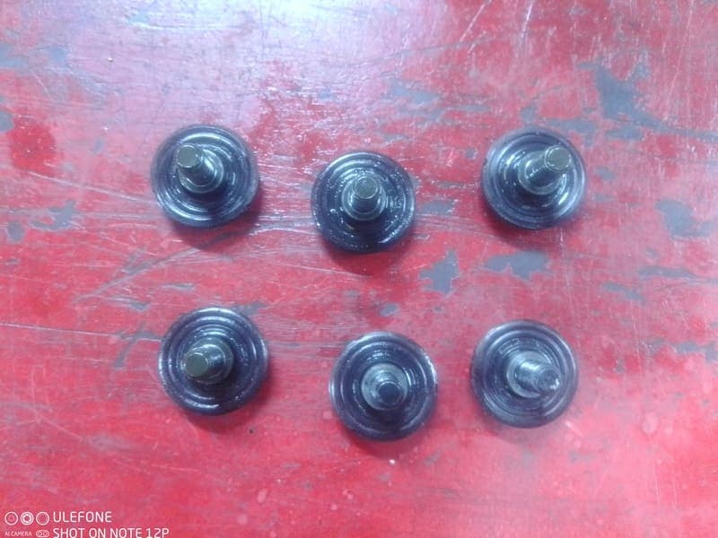 Lot de 6 vis de cache culbuteurs, couvre culasse Suzuki 600 GSXR K4 K5 — photo 1/2