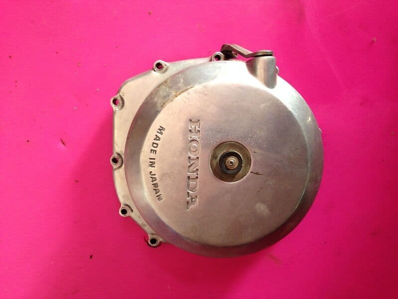 Carter d’embrayage Honda 750 CB K rc04 — photo 1/2