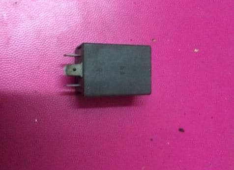 Relais clignotants Honda 750 CB K rc04 — photo 1/2