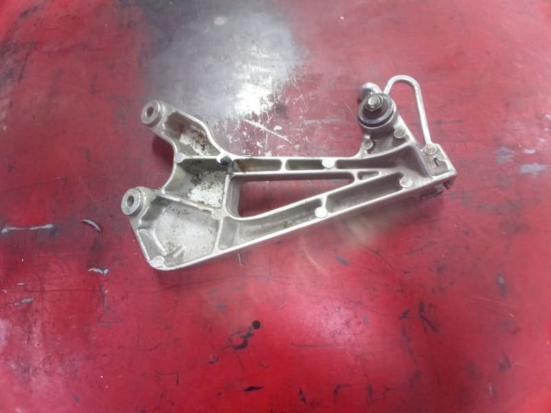 platine arrière droite Honda 800 VFR fi 1999 — photo 2/2