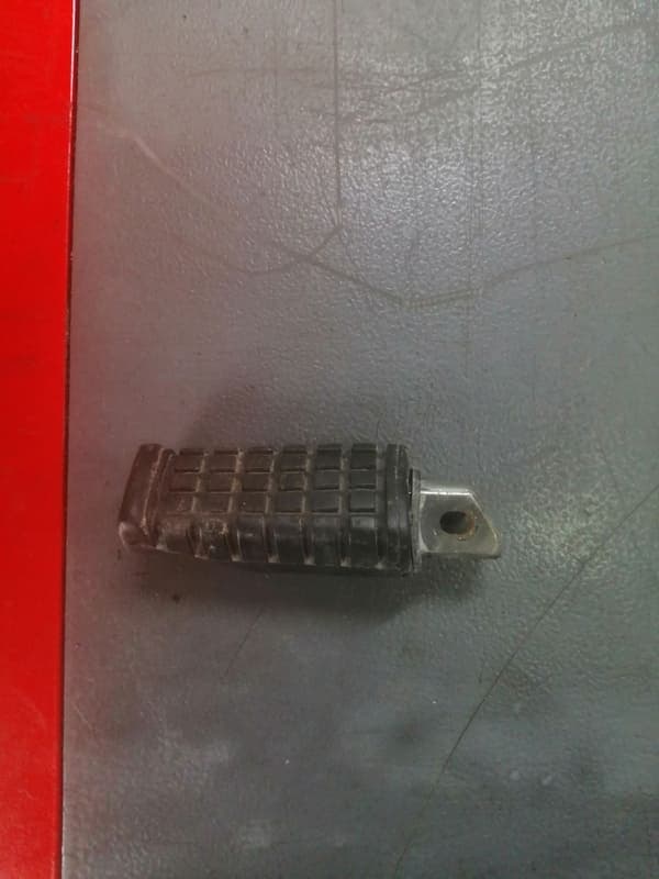 Cale pied arrière droit Kawasaki 500 ER5 — photo 1/1