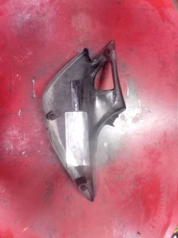 carénage latéral gauche, flanc de selle Kawasaki 500 ER5 — photo 2/2