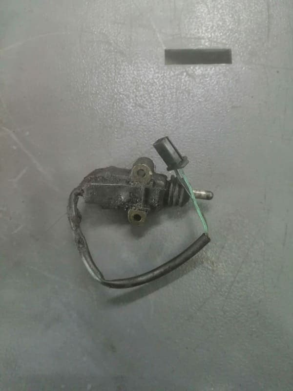 contacteur de béquille latérale Kawasaki 500 ER5 — photo 1/1