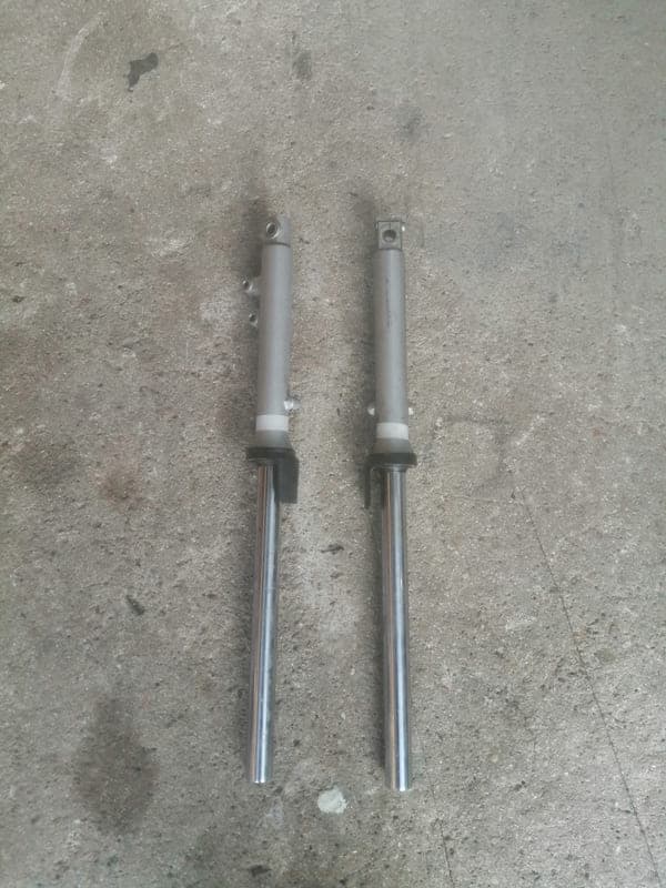 Tubes de fourche Kawasaki 500 ER5 — photo 1/3