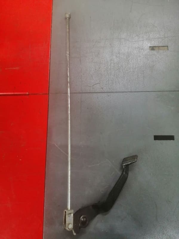Pédale de frein arrière Kawasaki 500 ER5 — photo 1/1