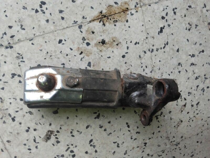 Cale pied avant gauche Honda 750 VF S Sabre rc07 — photo 2/2