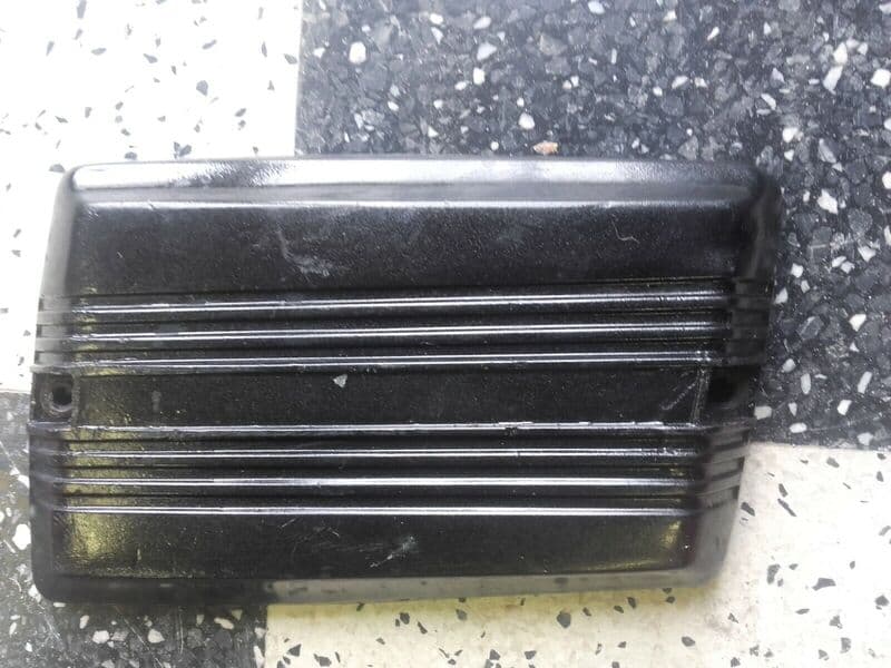Carénage couvercle boite a air droit Honda 750 VF S Sabre rc07 — photo 1/2