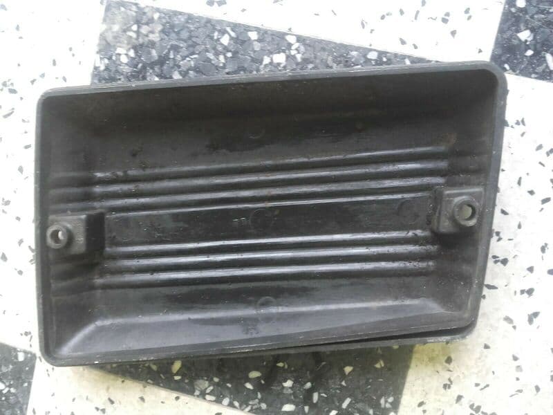 Carénage couvercle boite à air gauche Honda 750 VF S Sabre rc07 — photo 2/2