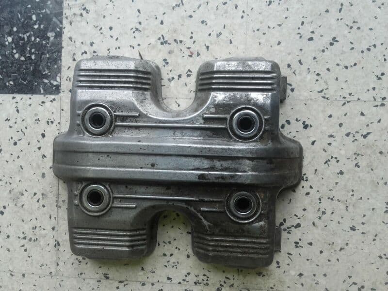 Couvre culasse avant cache culbuteur 750 VF S Sabre rc07 — photo 1/2