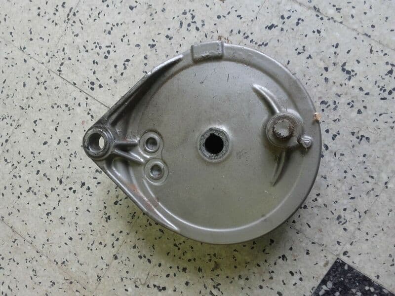 Flasque de frein arrière tambour Honda 750 VF S Sabre rc07 — photo 1/2