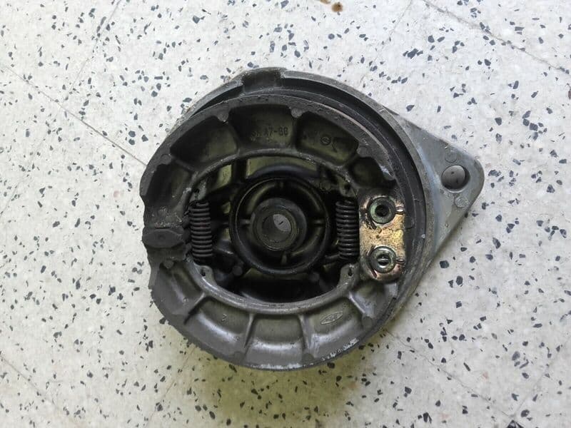 Flasque de frein arrière tambour Honda 750 VF S Sabre rc07 — photo 2/2